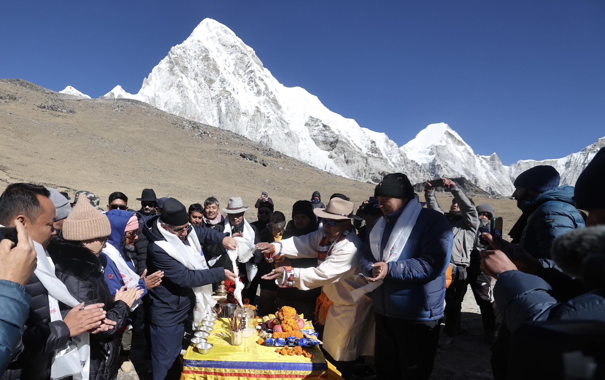 कोप-२८ मा सहयोगको याचना हैन, अधिकारका कुरा राख्ने हो : प्रधानमन्त्री प्रचण्ड